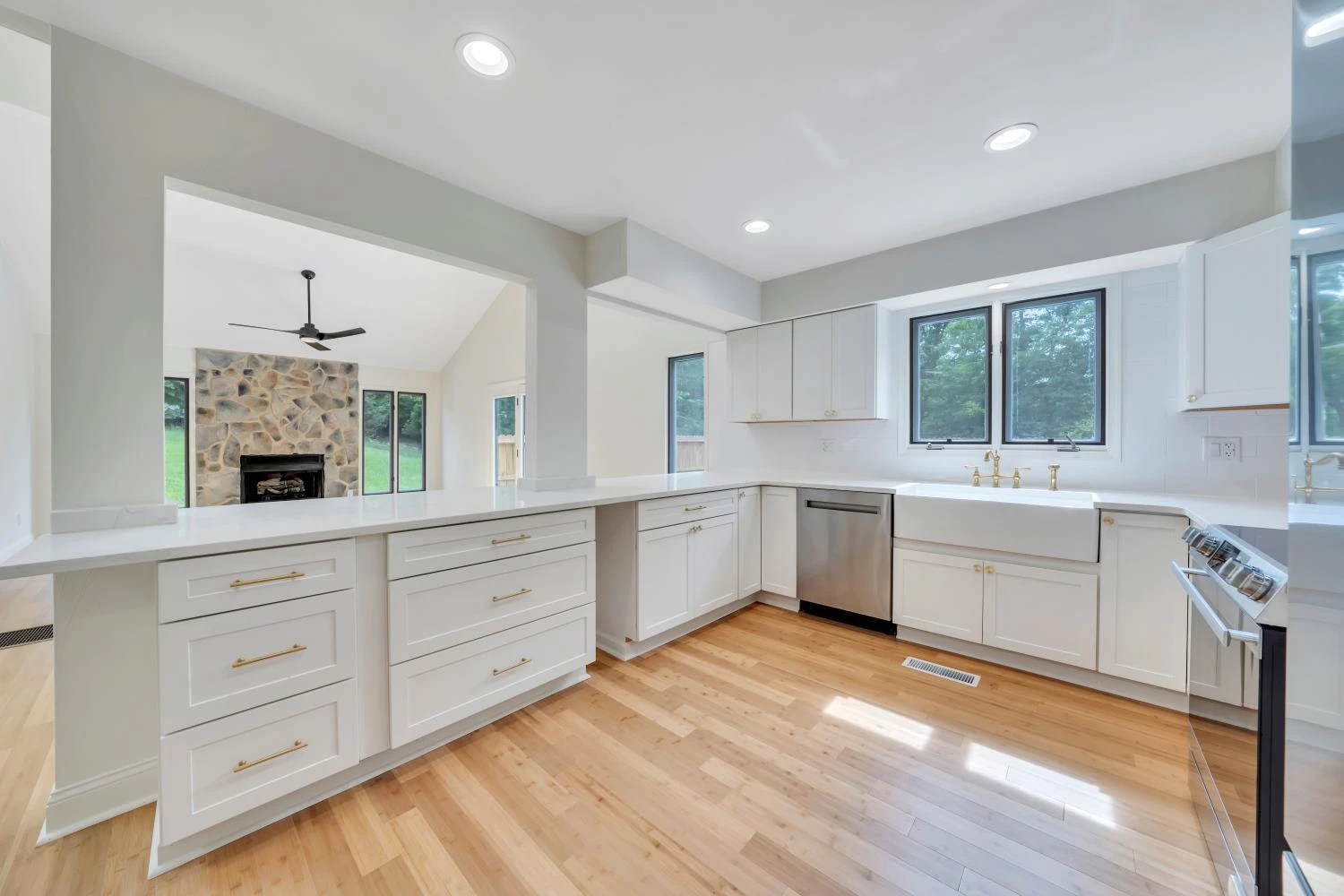 6695 Raintree RD - Photo 17
