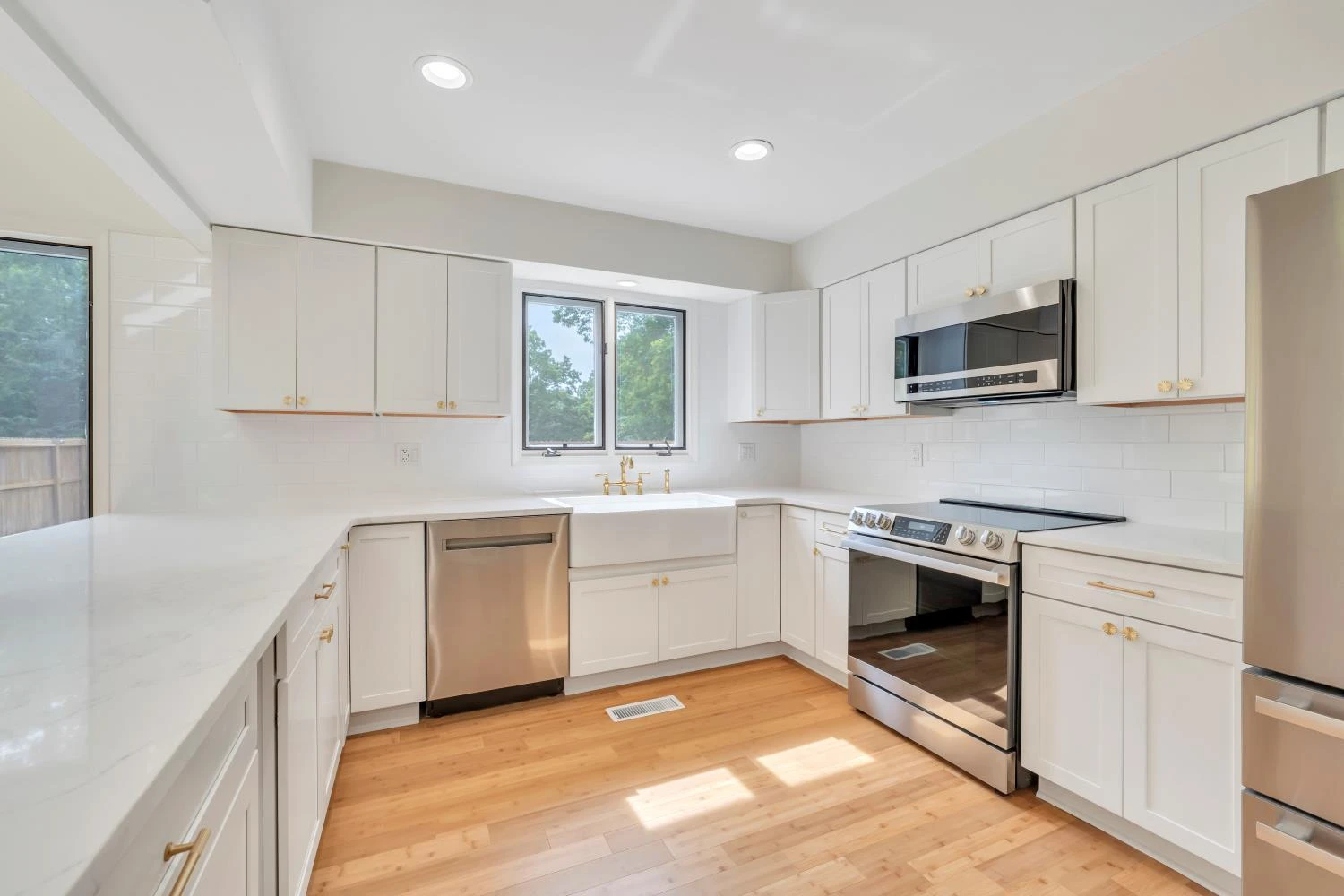 6695 Raintree RD - Photo 18
