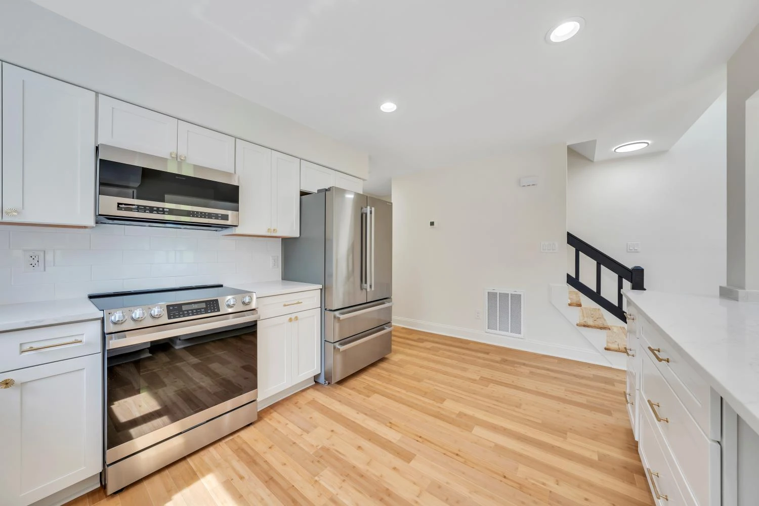 6695 Raintree RD - Photo 20