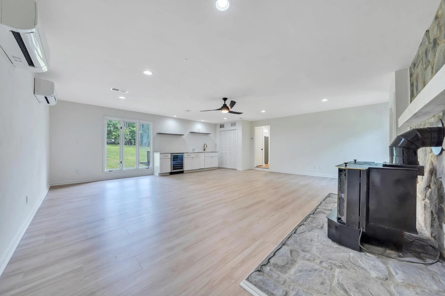 6695 Raintree RD - Photo 28