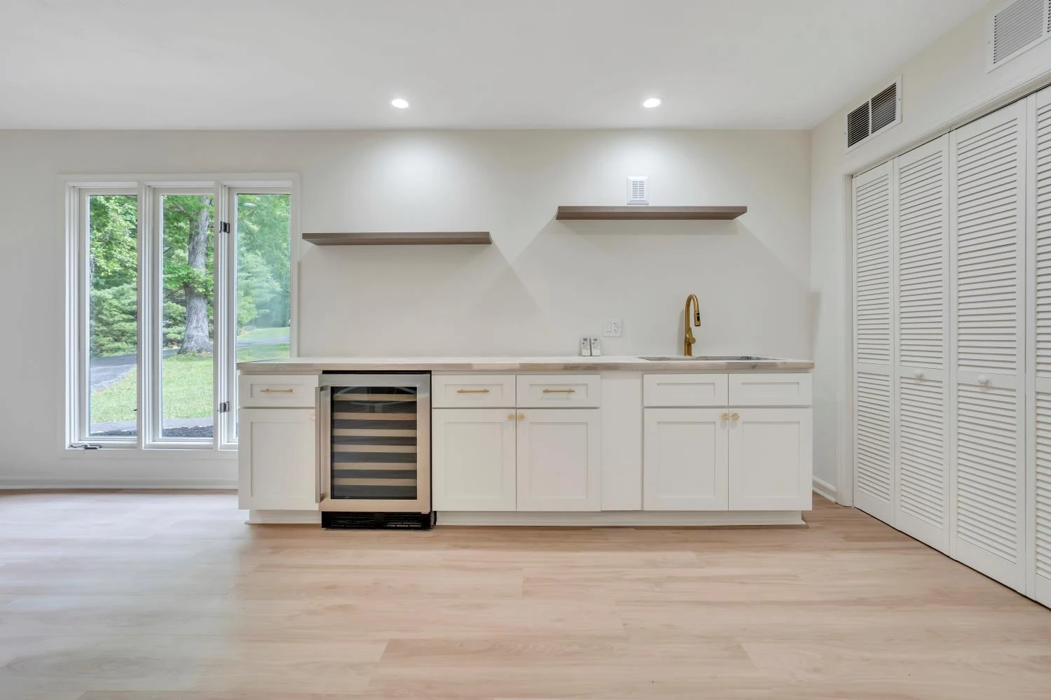 6695 Raintree RD - Photo 32