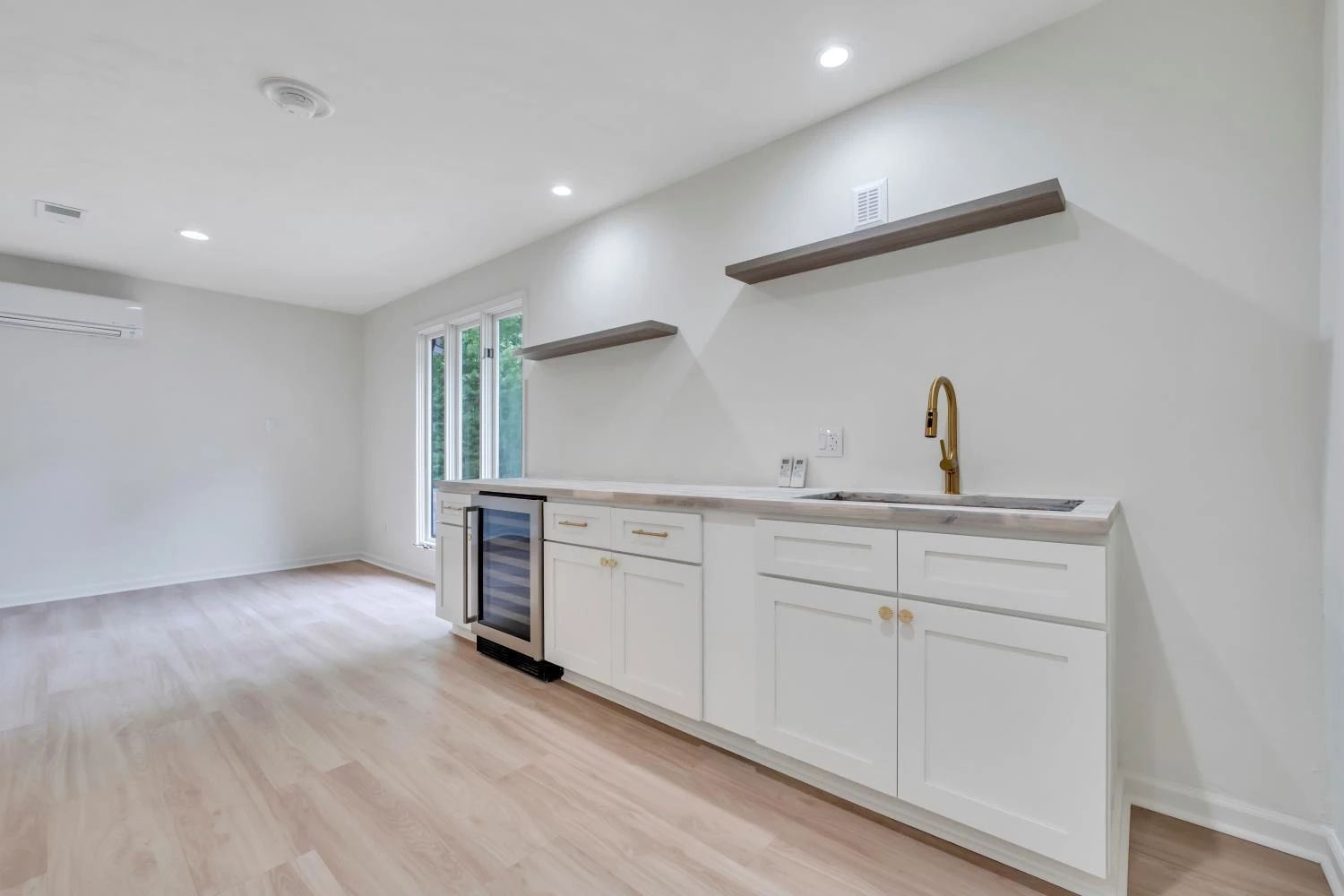6695 Raintree RD - Photo 33