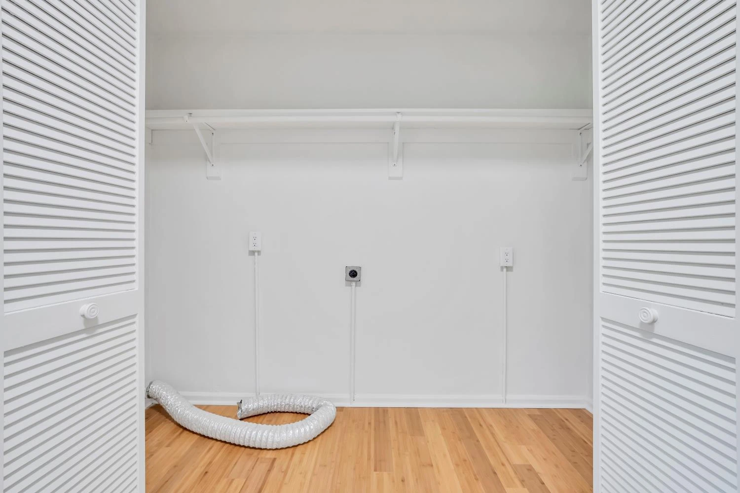 6695 Raintree RD - Photo 42