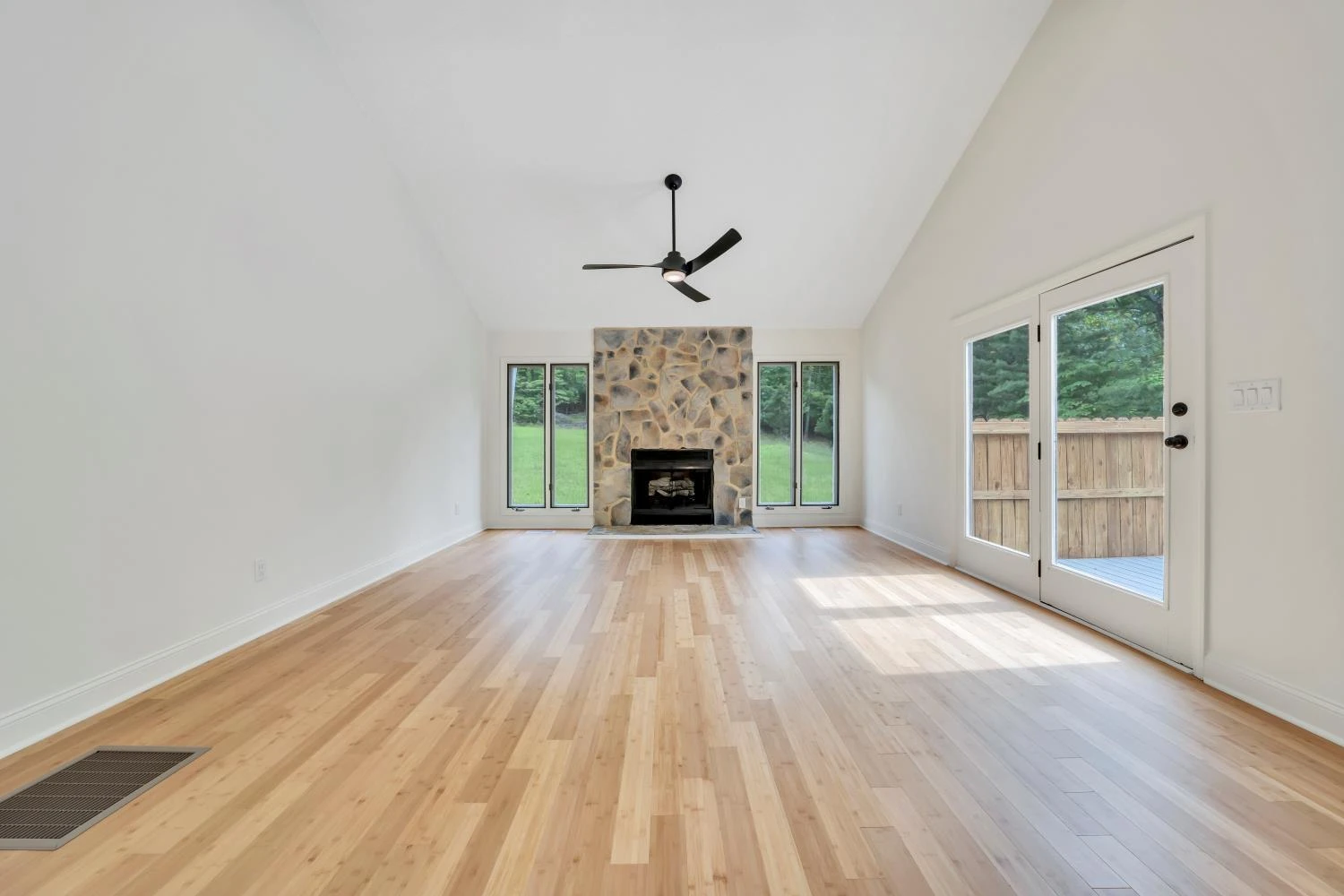 6695 Raintree RD - Photo 7
