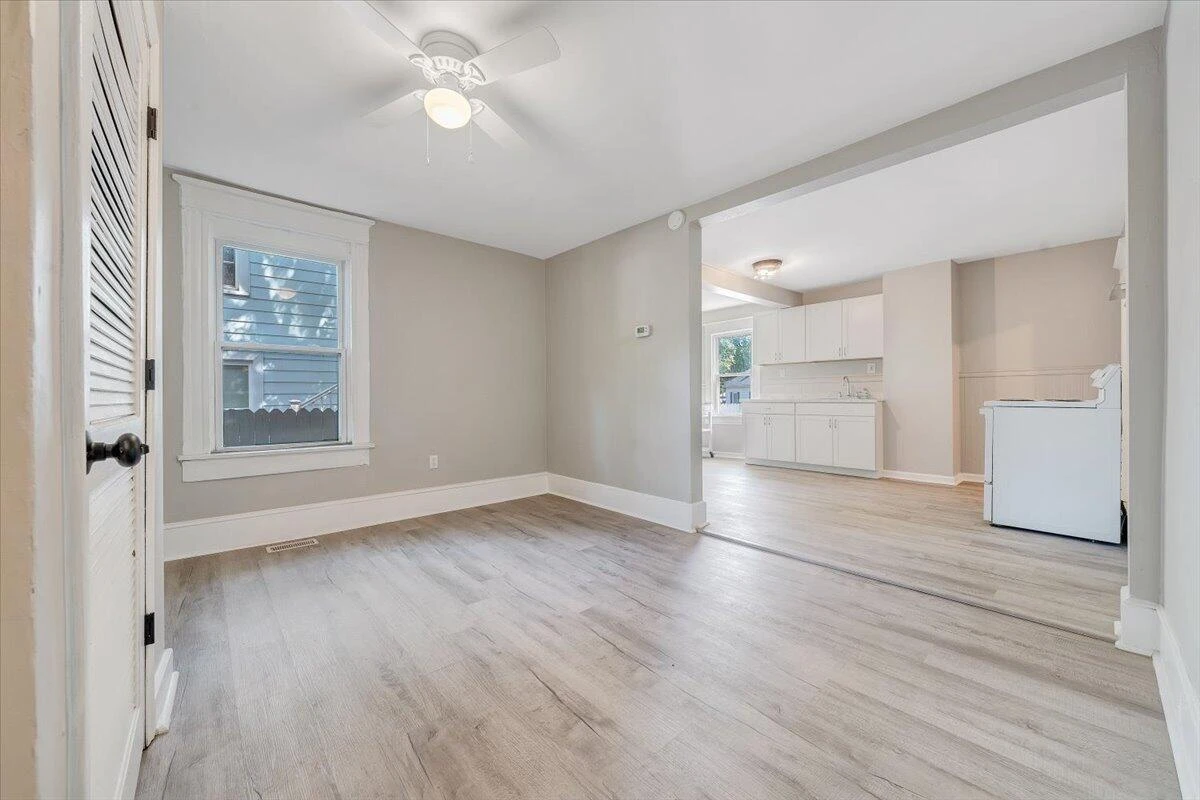 1120 6th ST SE - Photo 11