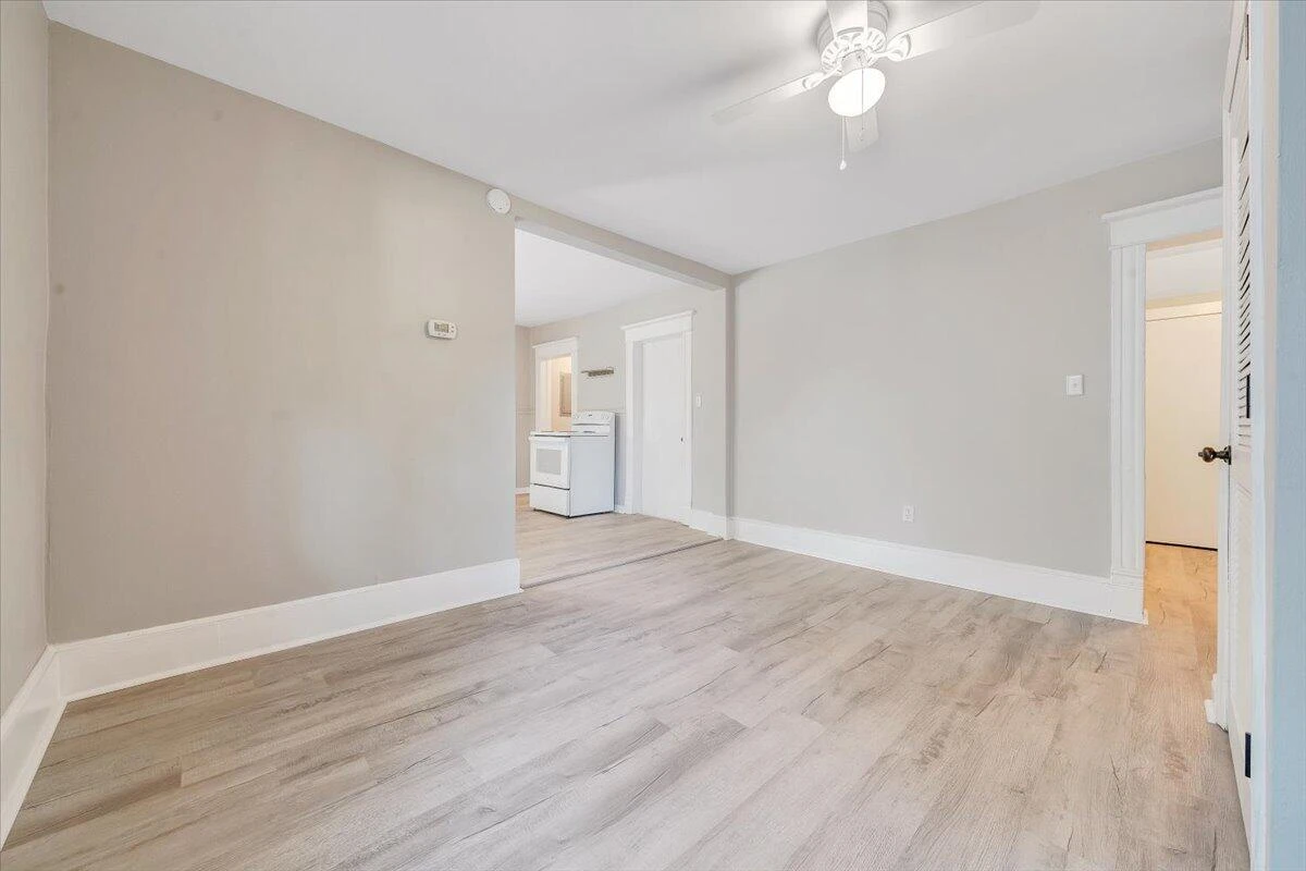 1120 6th ST SE - Photo 12