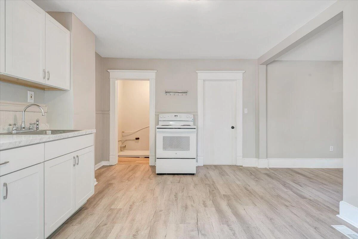 1120 6th ST SE - Photo 16