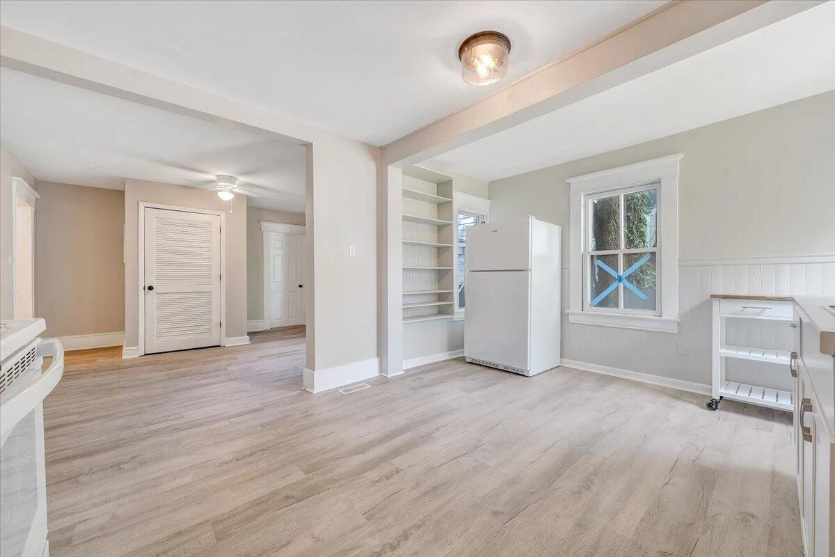 1120 6th ST SE - Photo 18