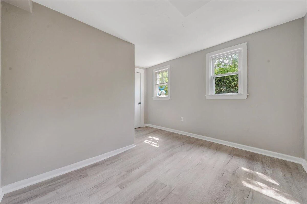 1120 6th ST SE - Photo 21
