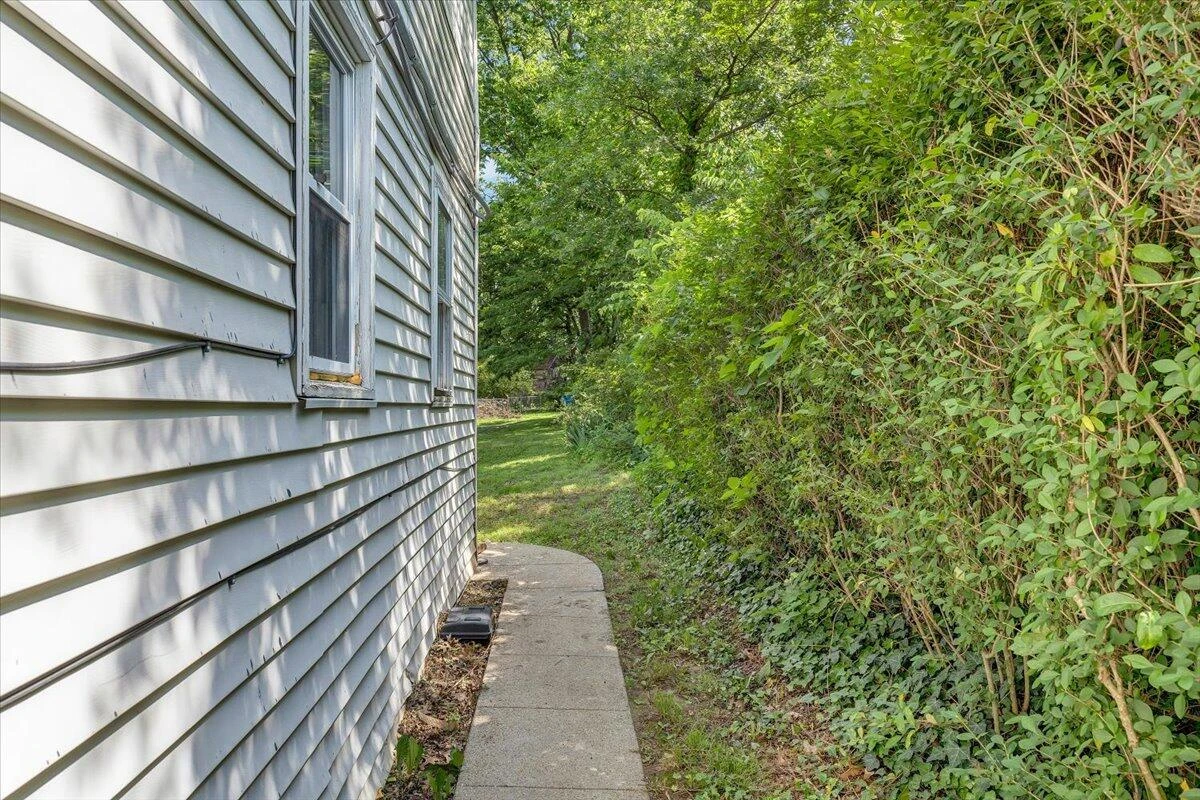 1120 6th ST SE - Photo 41
