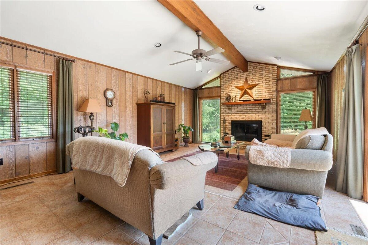 453 Wirtz RD - Photo 23