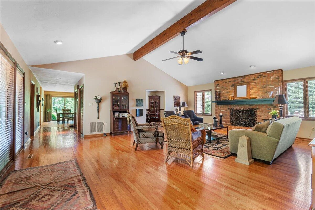 453 Wirtz RD - Photo 9
