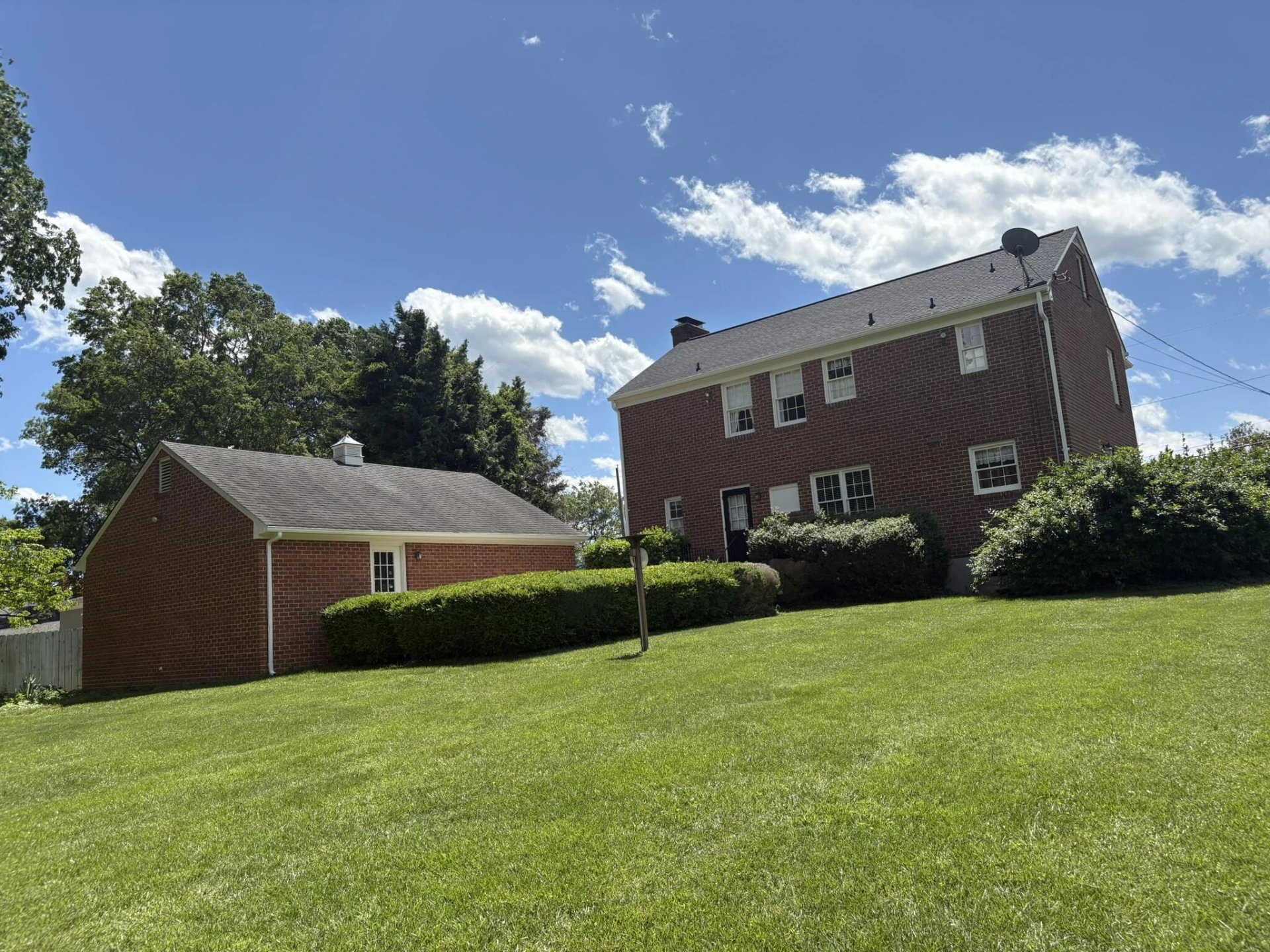 600 Academy ST - Photo 2