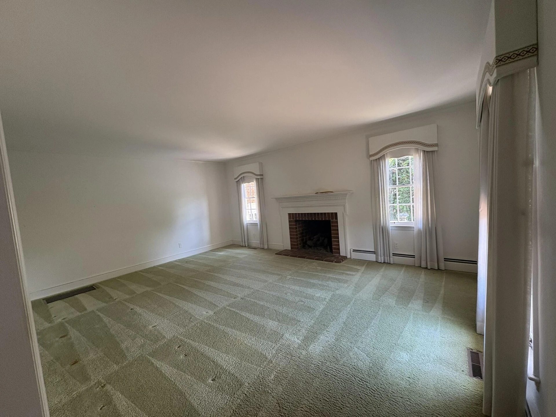 600 Academy ST - Photo 5