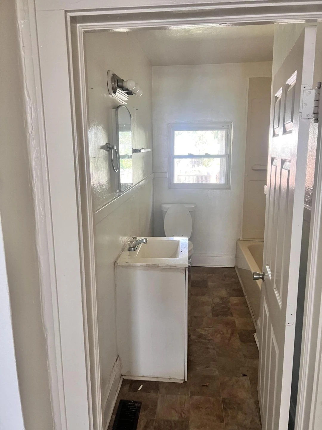 1627 Wayne ST NE - Photo 8