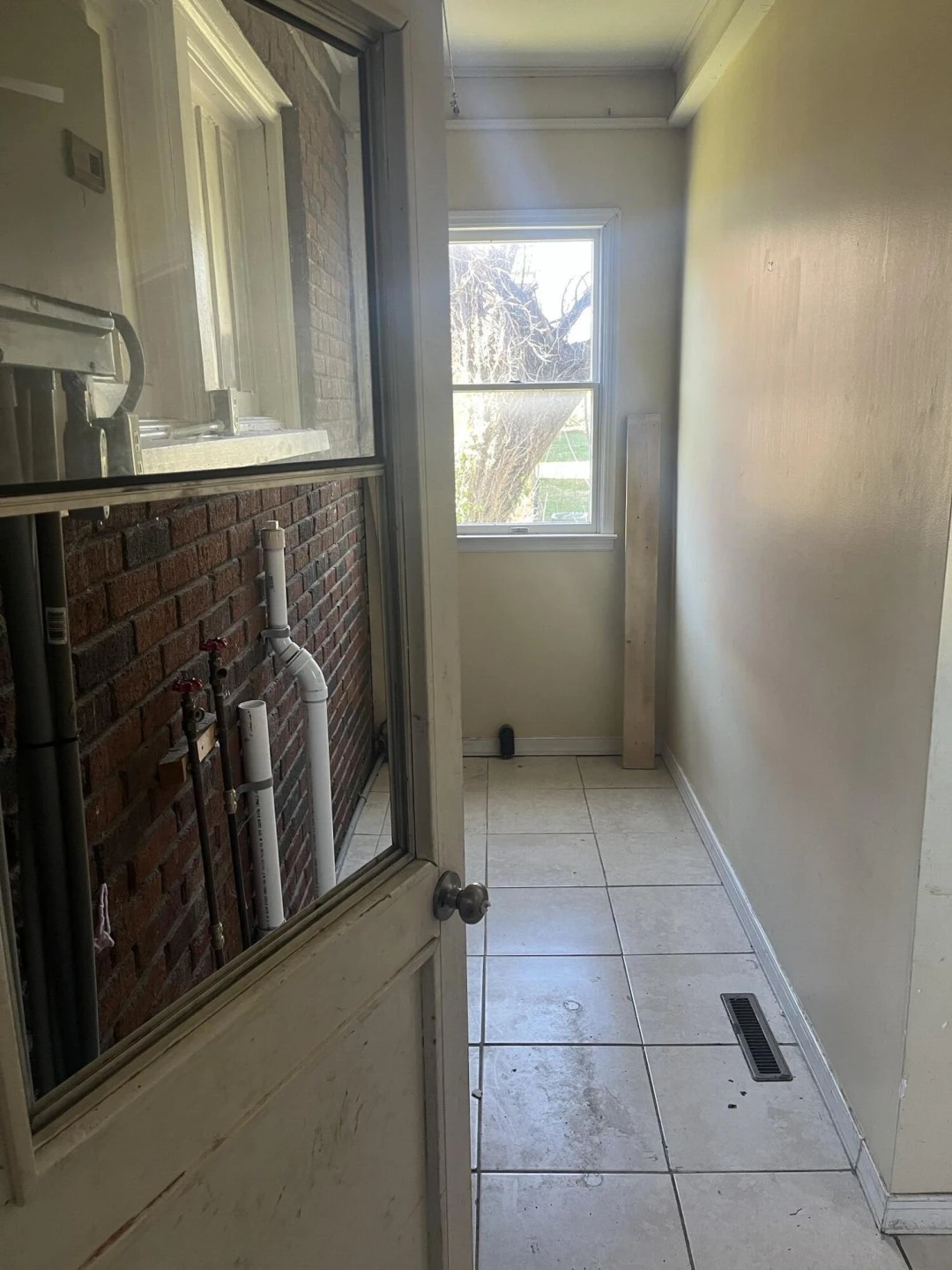 2816 10th ST NW - Photo 6