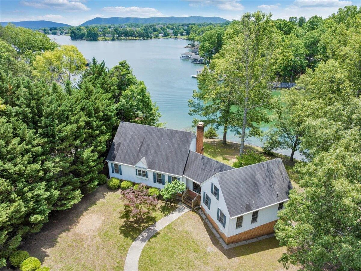 414 Strawberry Banks DR - Photo 7
