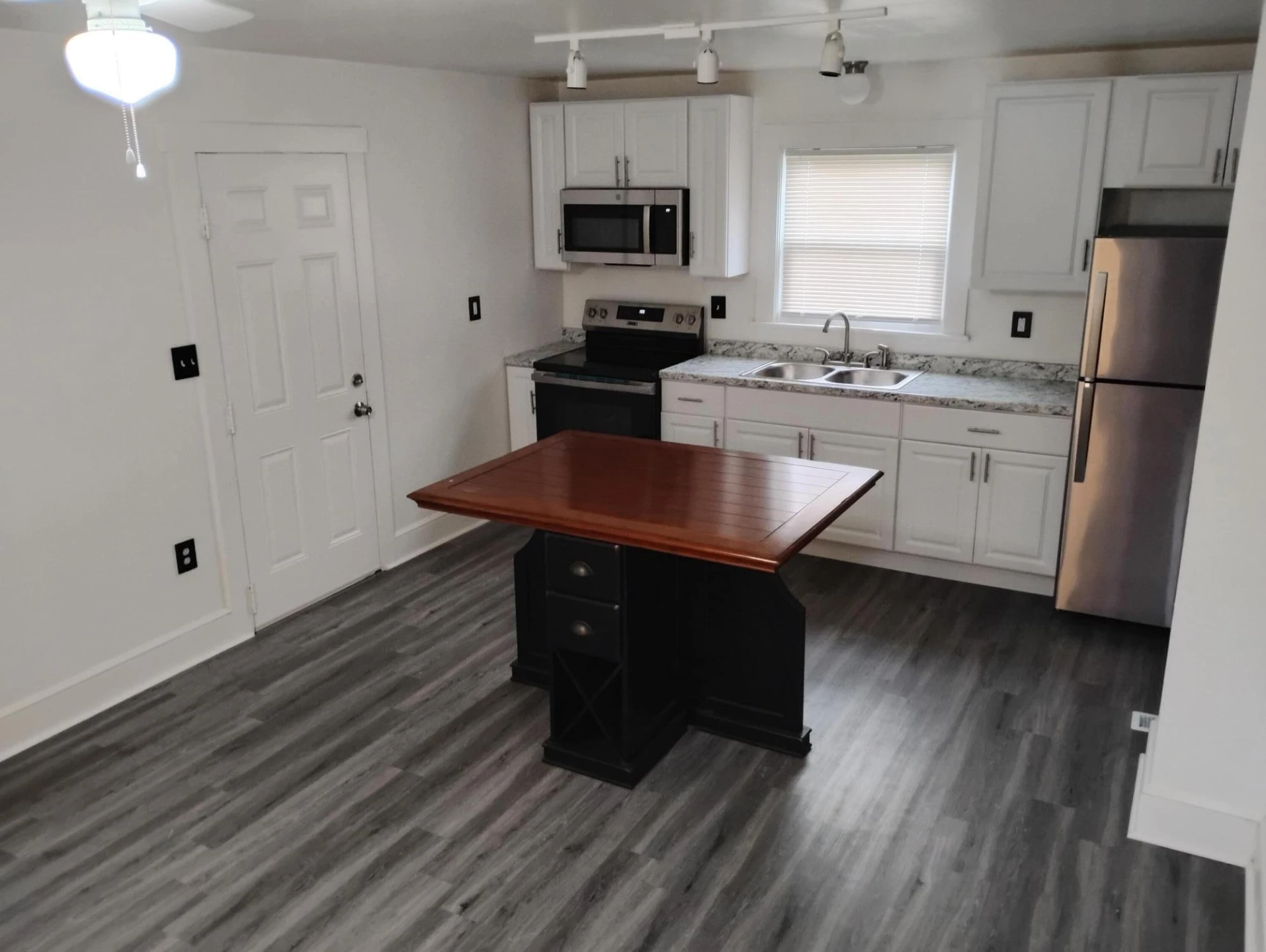 1414 Westside BLVD NW - Photo 14