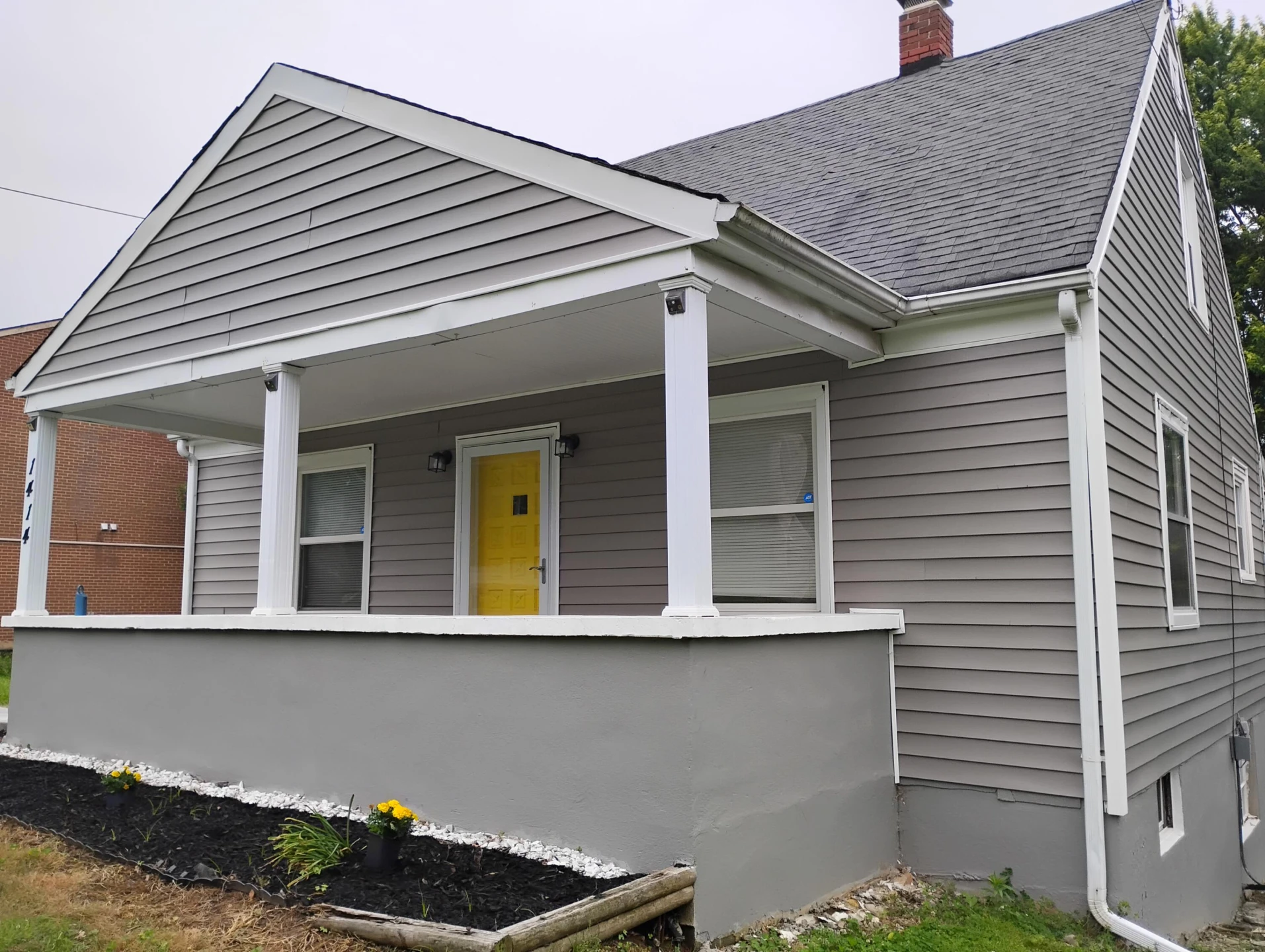 1414 Westside BLVD NW - Photo 2