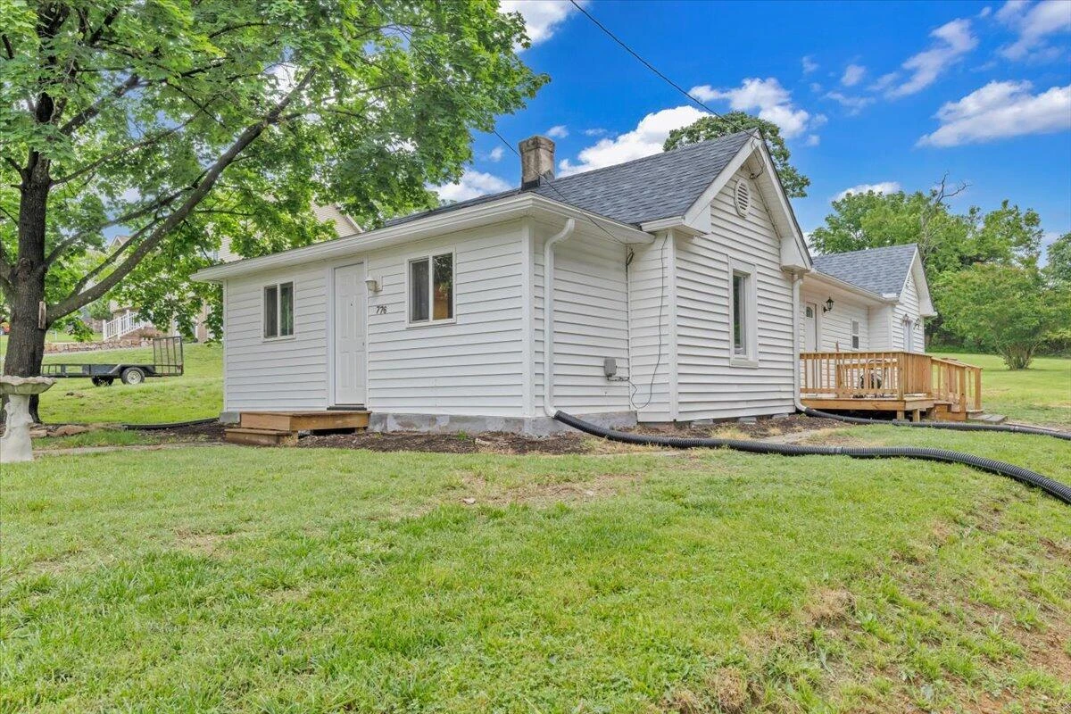 776 Camp North RD