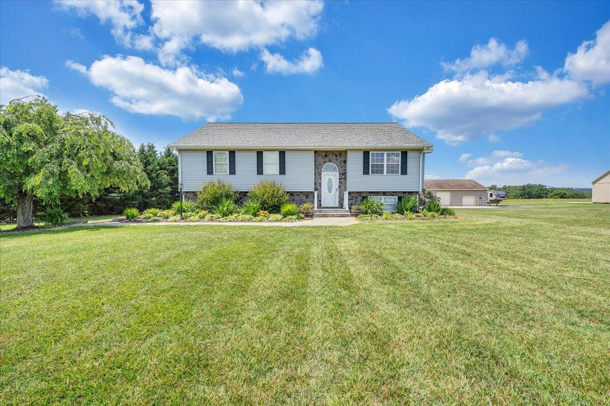2265 Meadors Spur RD - Photo 2