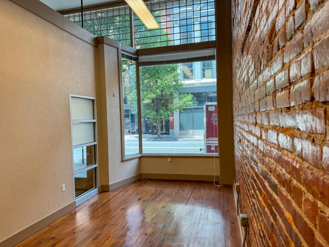 108 Campbell AVE SW - Photo 3