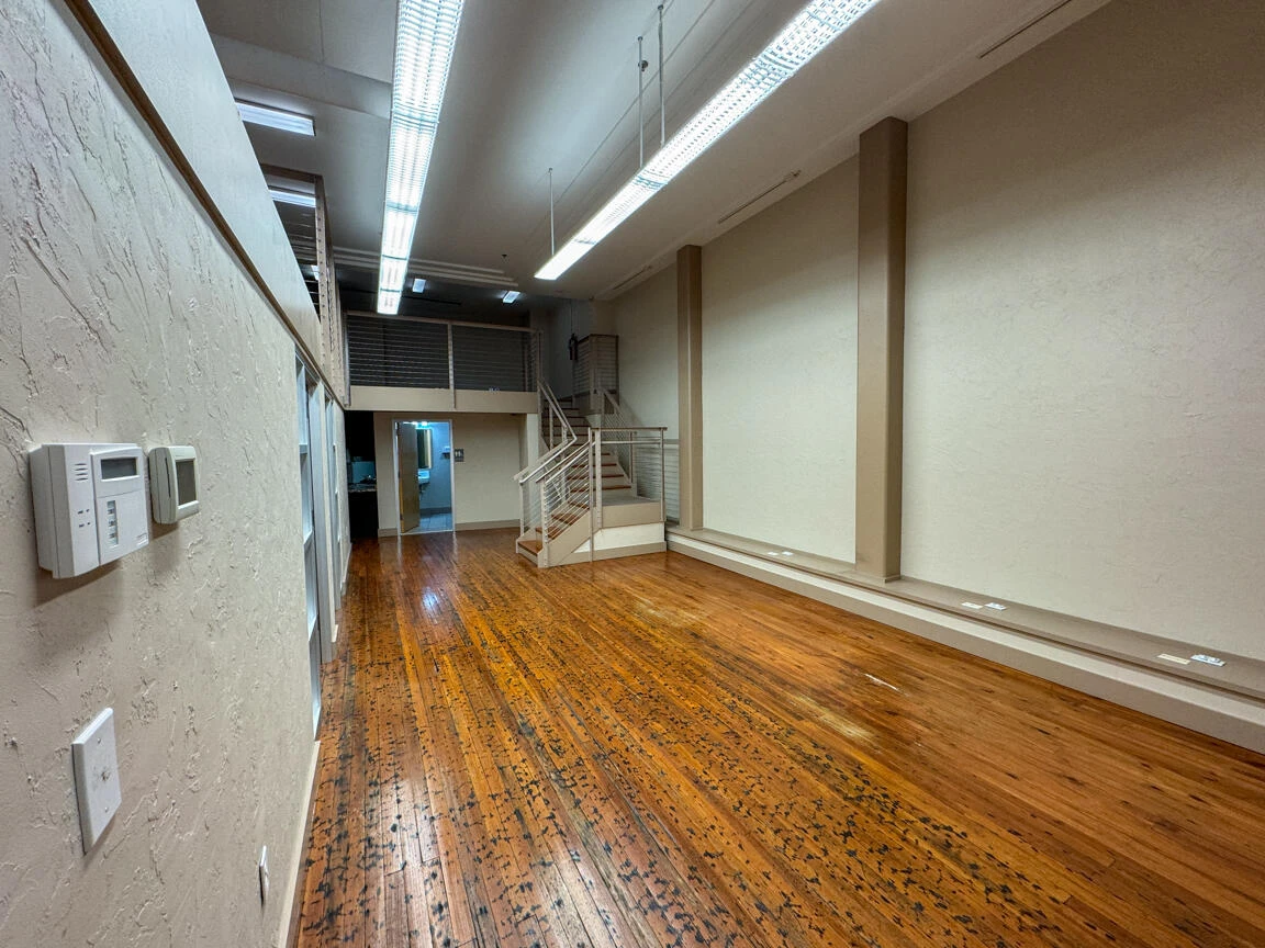 108 Campbell AVE SW - Photo 8