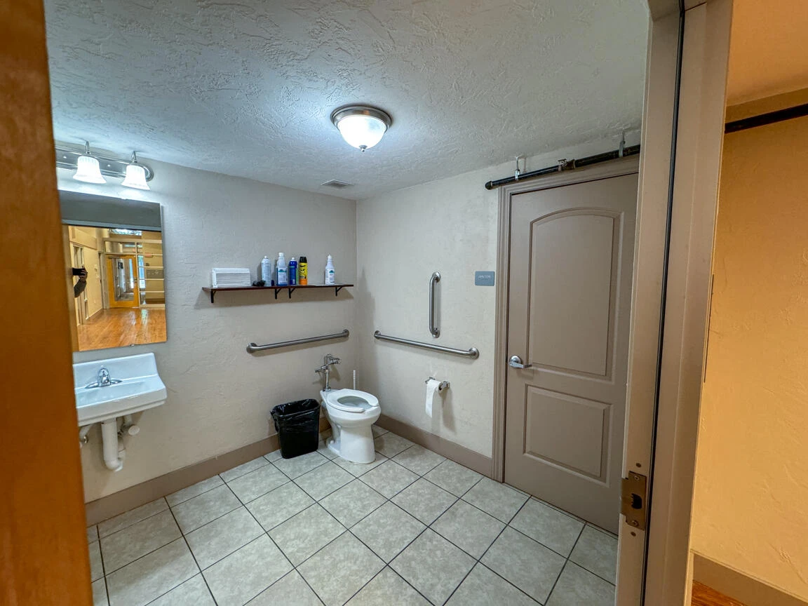 108 Campbell AVE SW - Photo 10