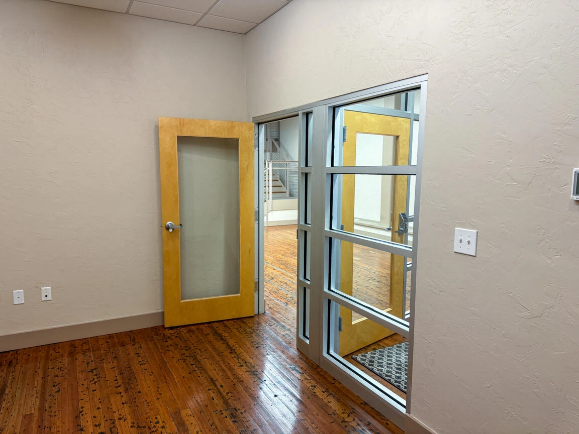 108 Campbell AVE SW - Photo 14