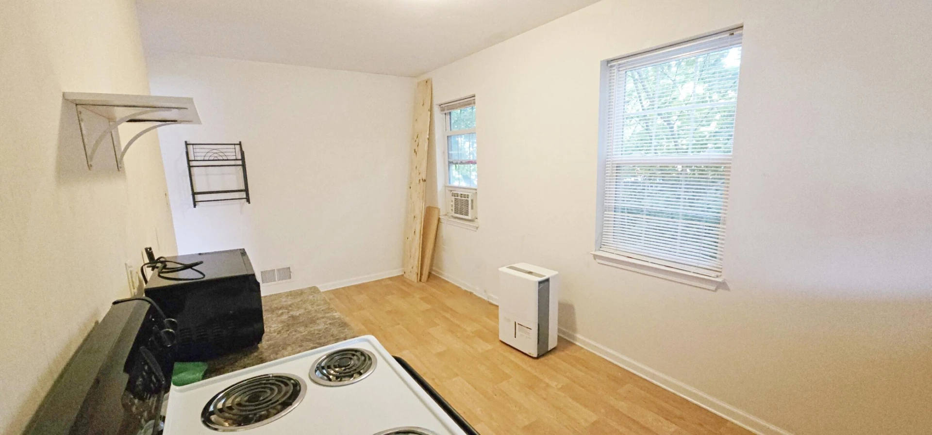 1017 Curtis AVE NW - Photo 10