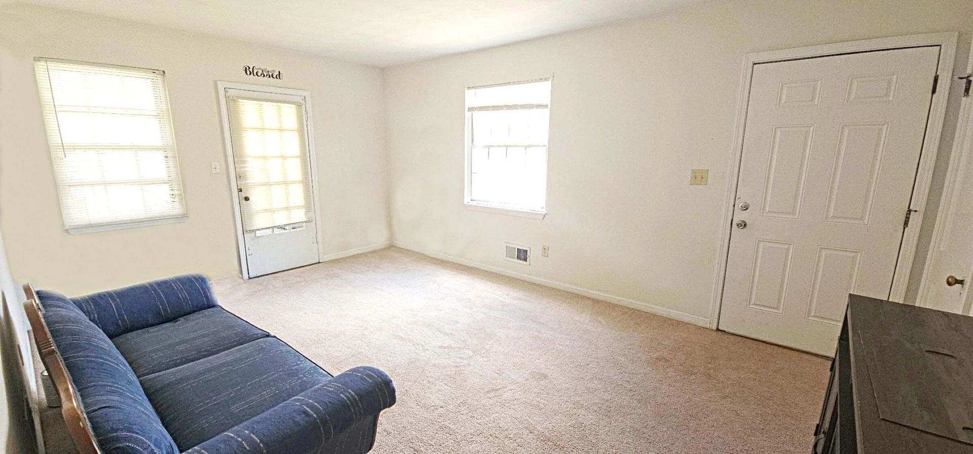 1017 Curtis AVE NW - Photo 2