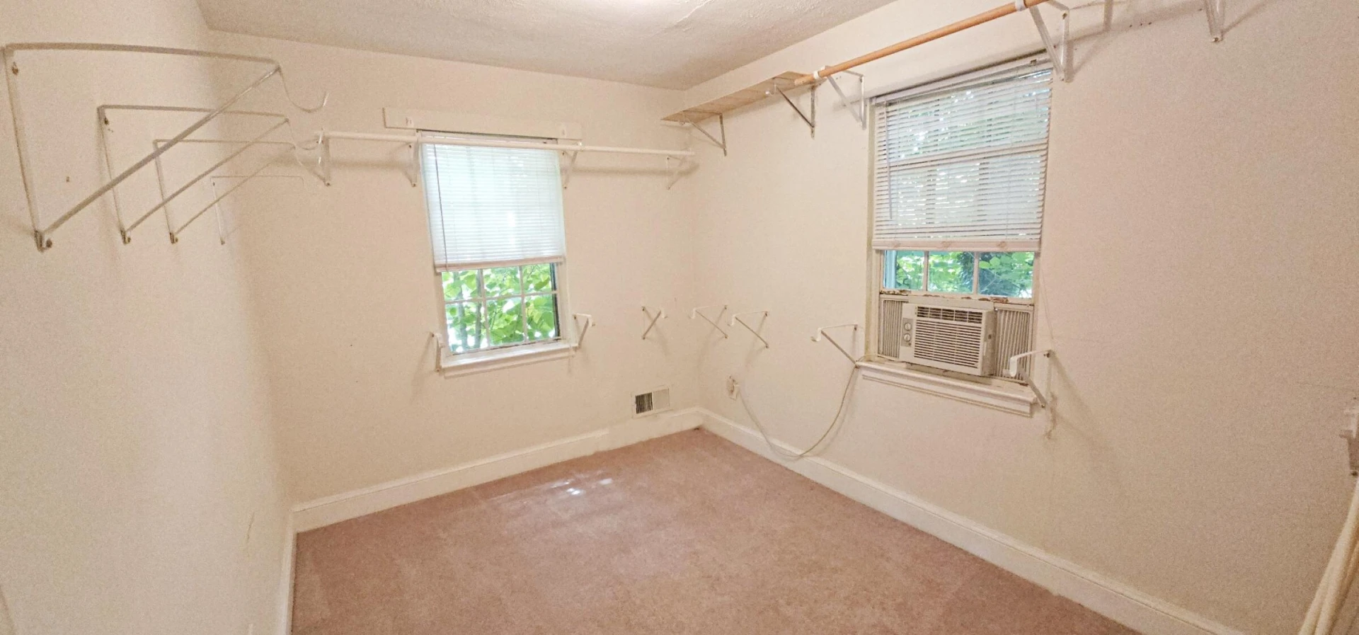 1017 Curtis AVE NW - Photo 6