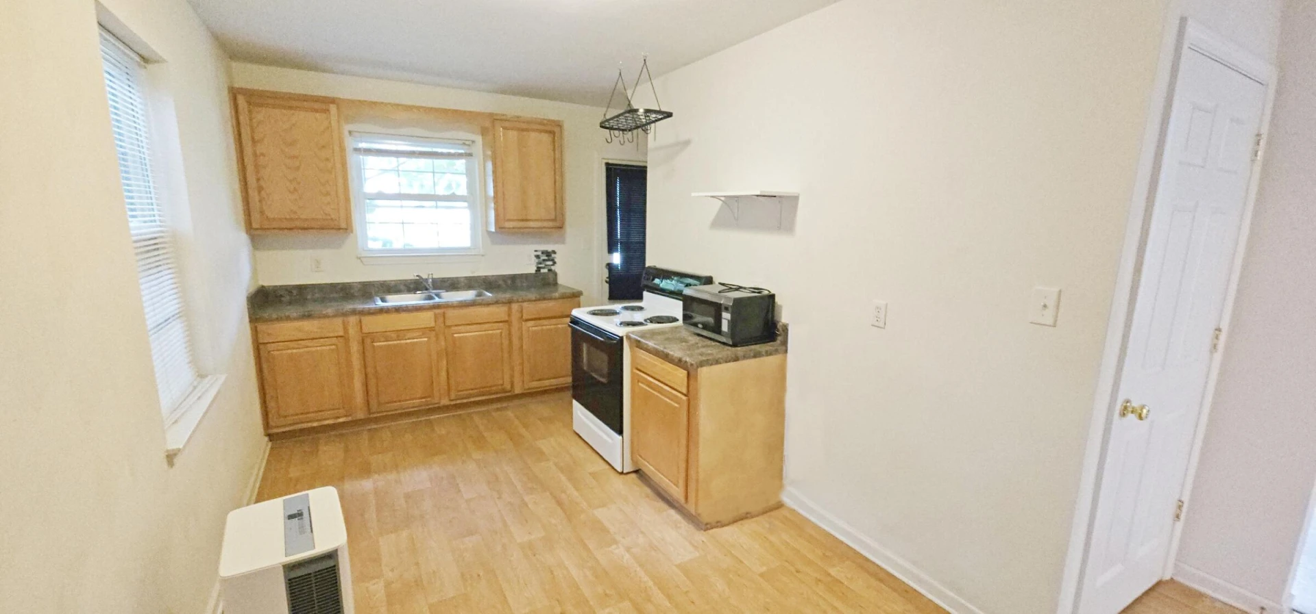 1017 Curtis AVE NW - Photo 9
