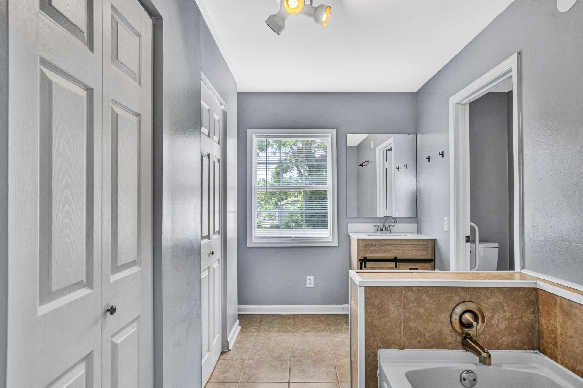 1228 Thomas AVE NW - Photo 14