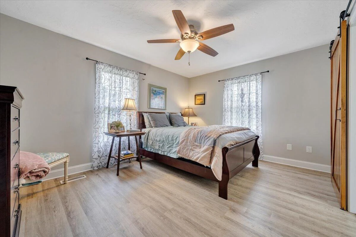 245 Indian Pointe DR - Photo 40