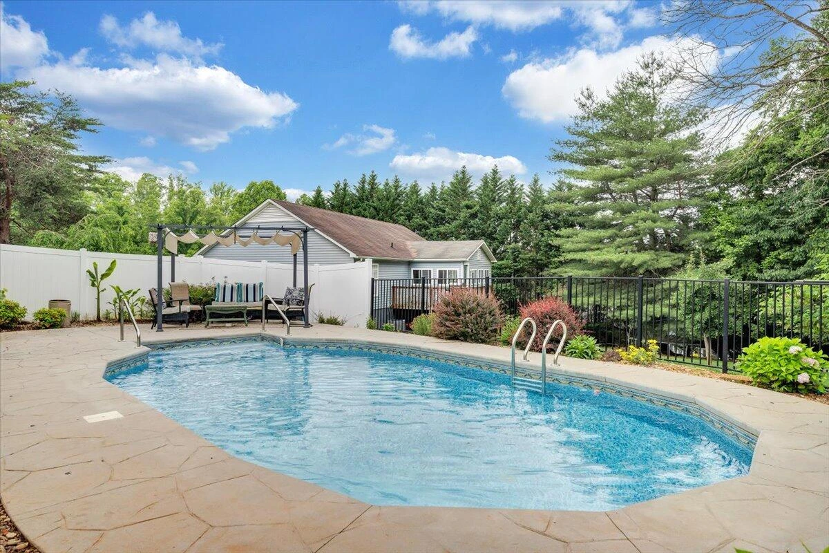 245 Indian Pointe DR - Photo 59