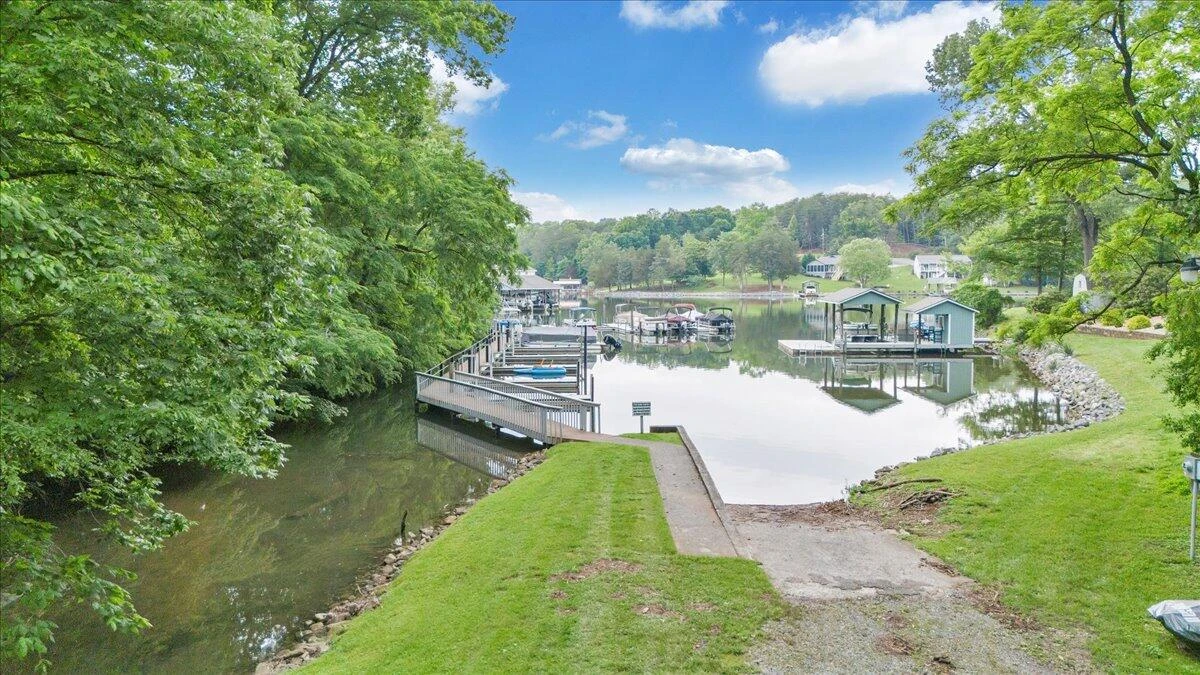 245 Indian Pointe DR - Photo 83