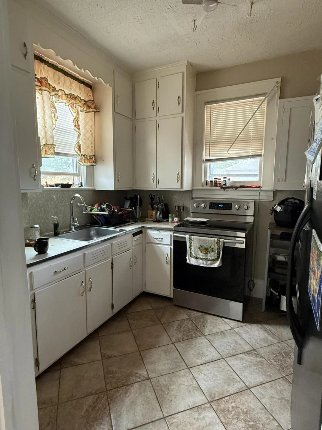 715 Highland AVE SE - Photo 6