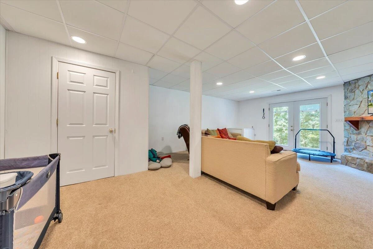 595 Iron Ridge RD - Photo 31
