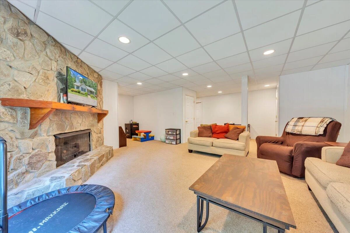 595 Iron Ridge RD - Photo 32