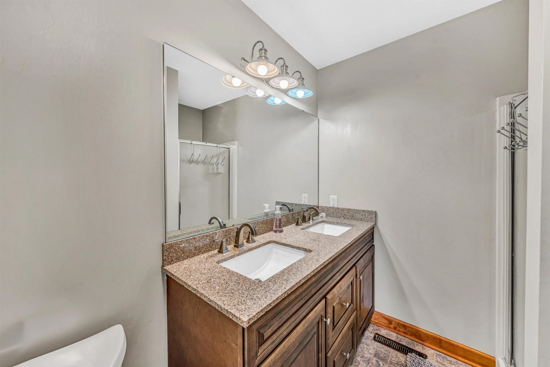 510 Crestview RD - Photo 23