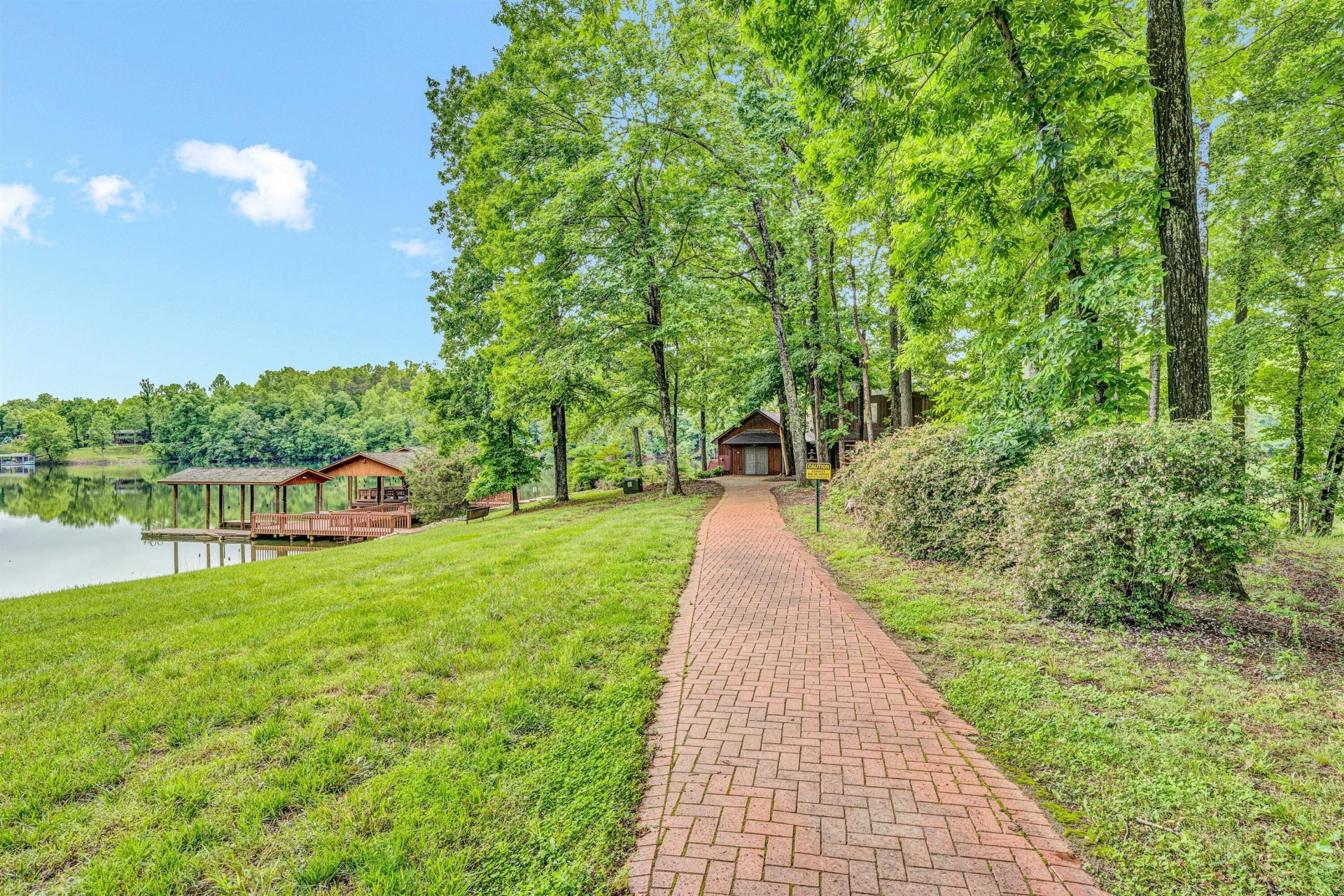 510 Crestview RD - Photo 47