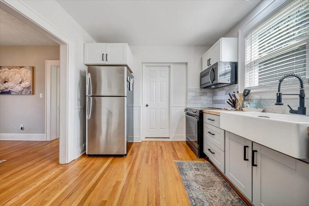 1124 Jamison AVE SE - Photo 10