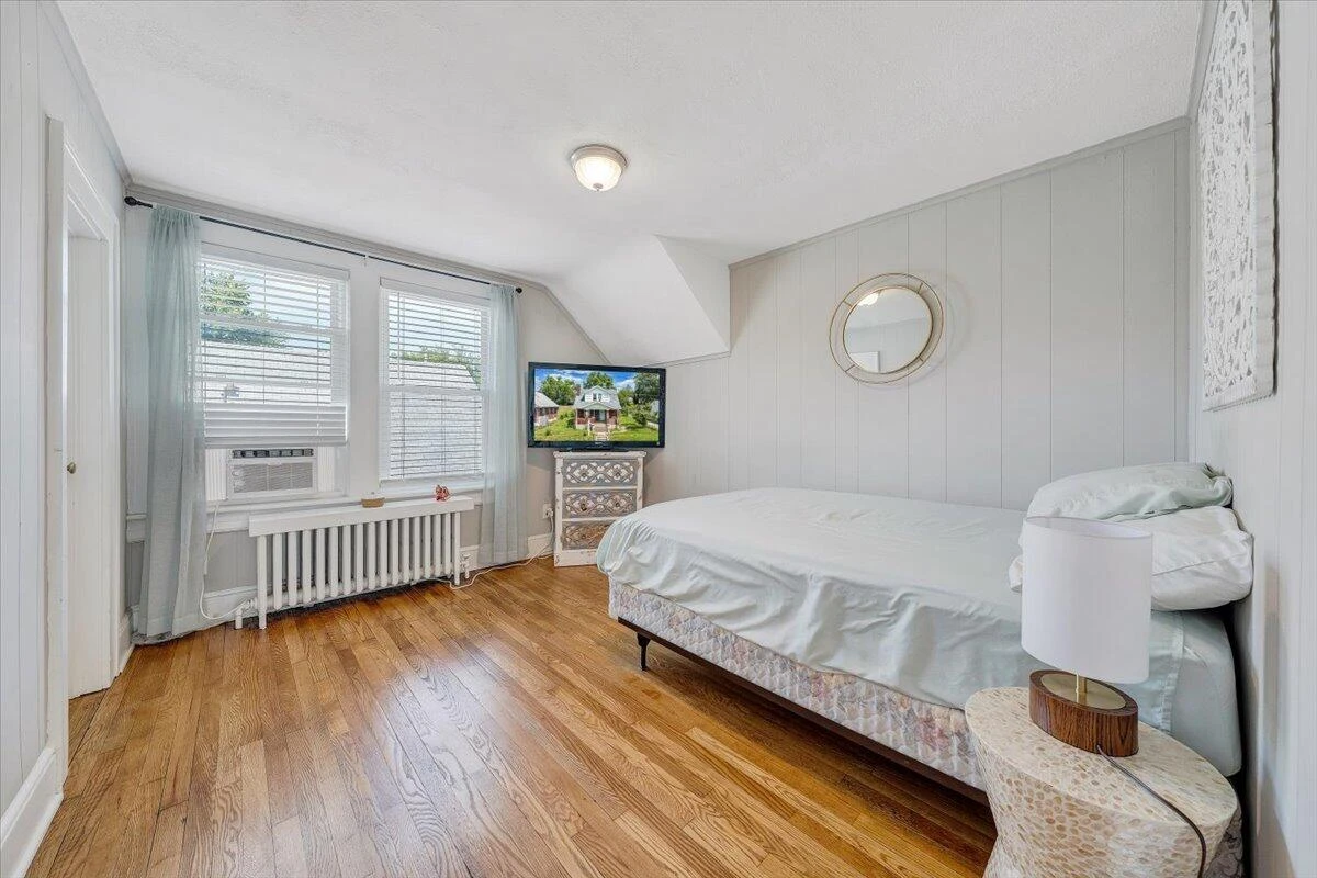 1124 Jamison AVE SE - Photo 19