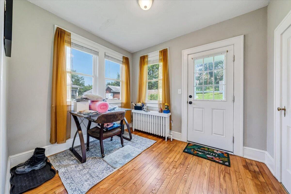 1124 Jamison AVE SE - Photo 22