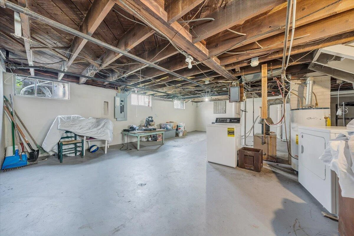 1124 Jamison AVE SE - Photo 23