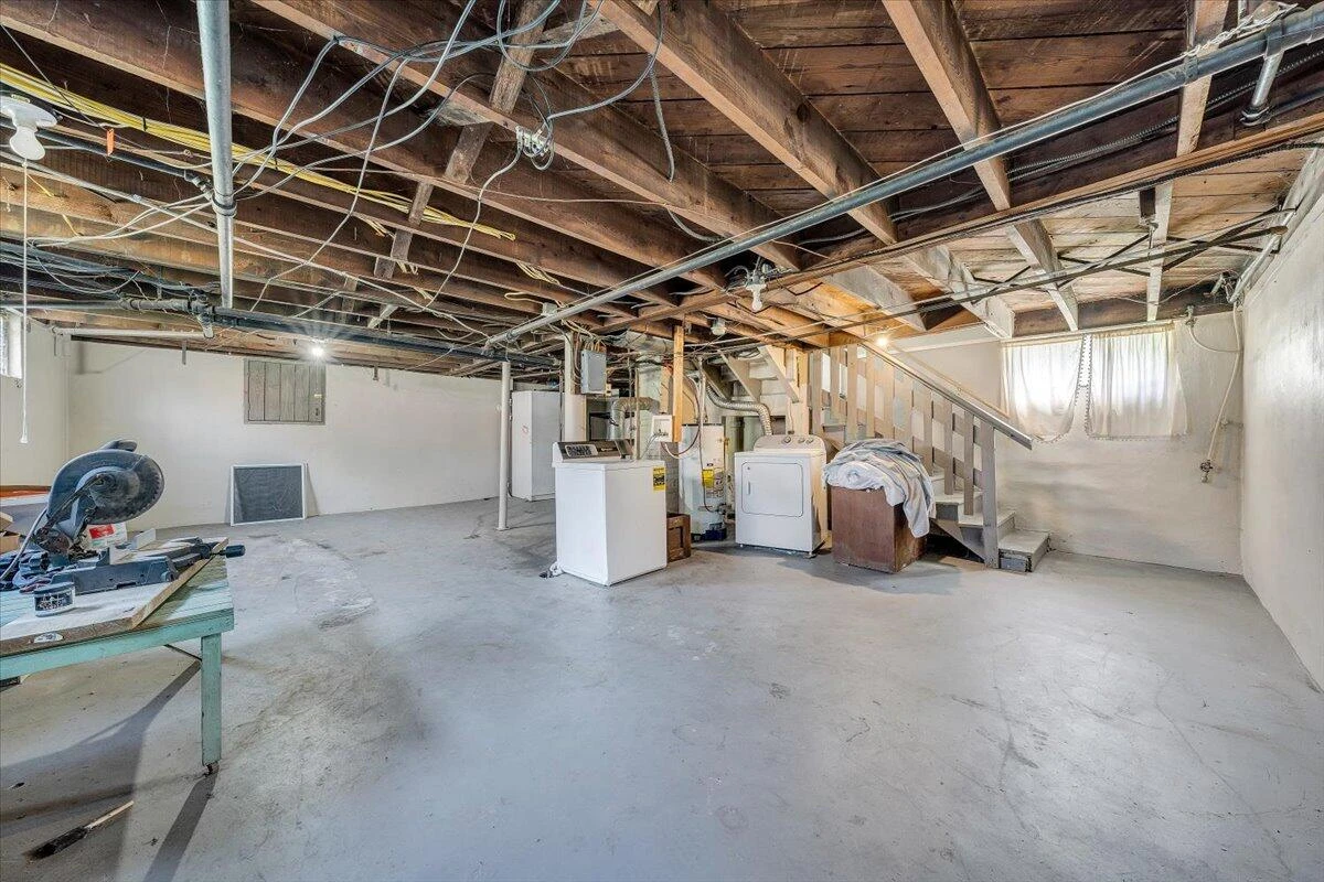1124 Jamison AVE SE - Photo 24