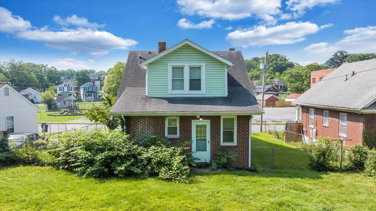 1124 Jamison AVE SE - Photo 26