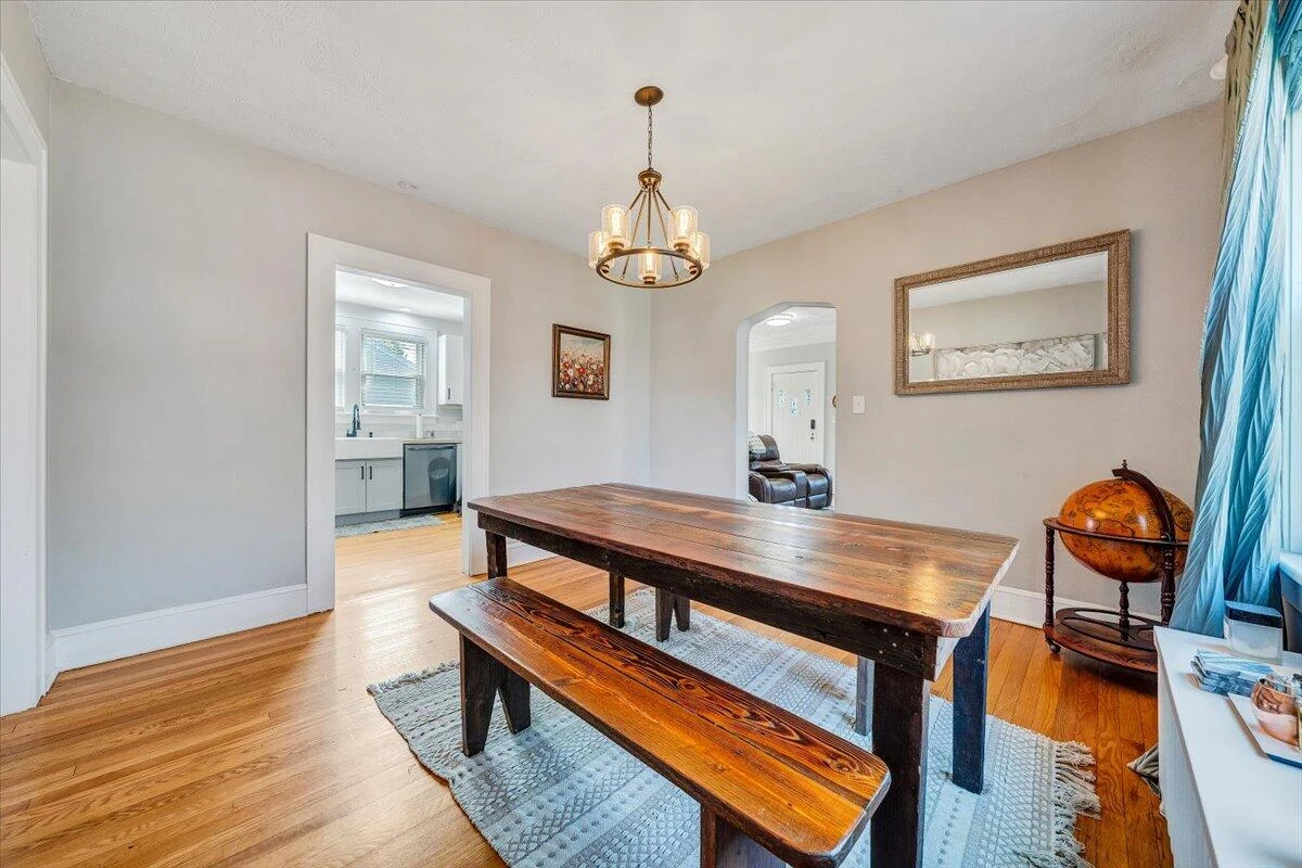 1124 Jamison AVE SE - Photo 9
