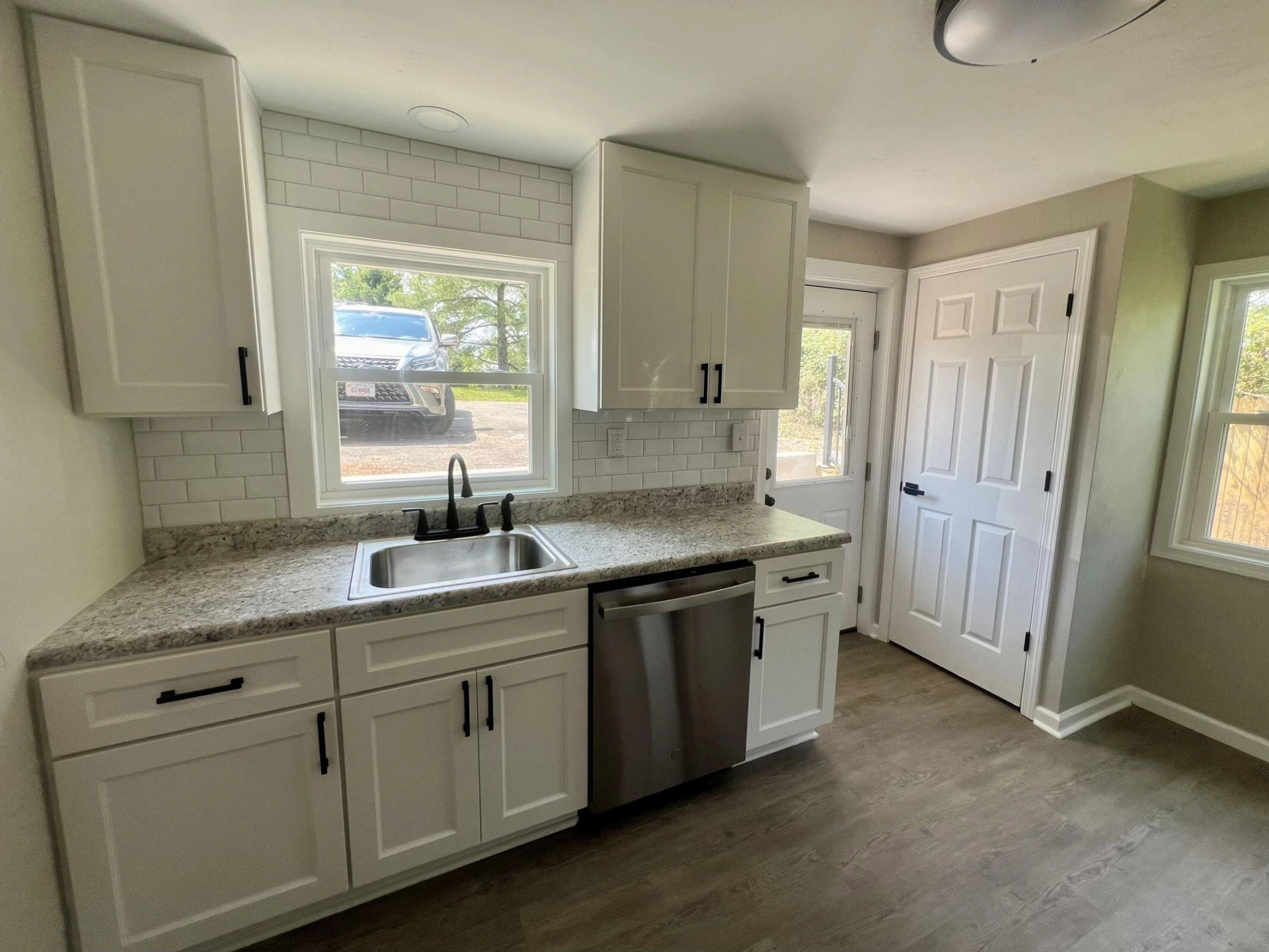 535 JEFFERSON AVE - Photo 3
